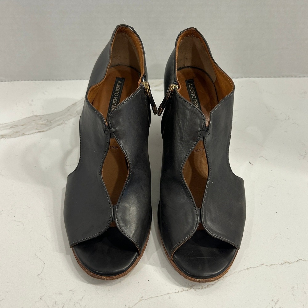 Alberto Fermani Womens 39 Gray Leather Peep Toe Cutout Side Zip Ankle Booties